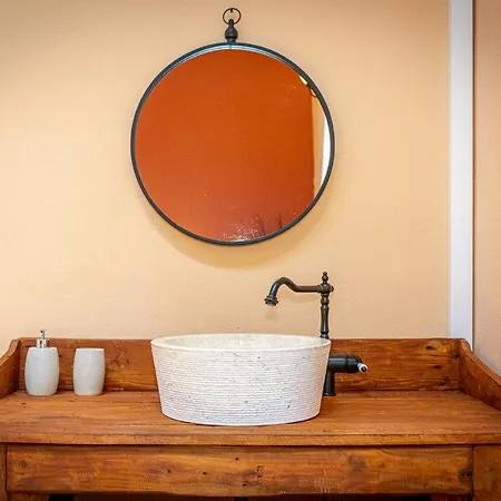 Casona Gildana: Historia, Patrimonio/e-working