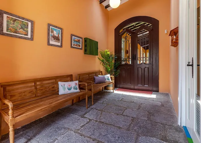 Casona Gildana: Historia, Patrimonio/e-working Σπίτι διακοπών *