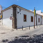 Casona Gildana: Historia, Patrimonio/e-working Ferienhaus Arucas