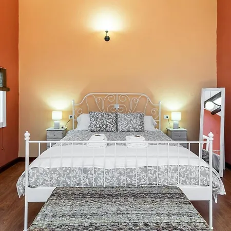 Casona Gildana: Historia, Patrimonio/e-working Holiday home